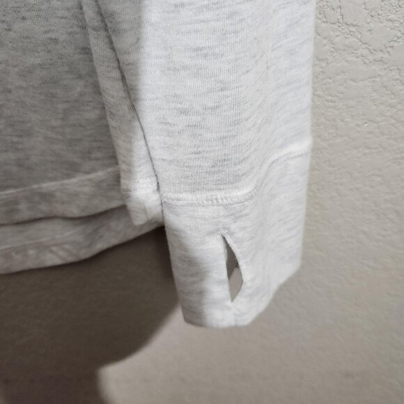 Adidas Shirt Womens Small Gray White Climalite Longsleeve Thumbholes Keyhole - Picture 3 of 12